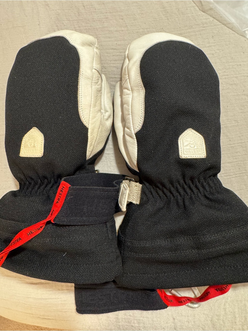 Ski Hestra Black and White Leather-Trim Woman’s Mittens Size 8 Ski